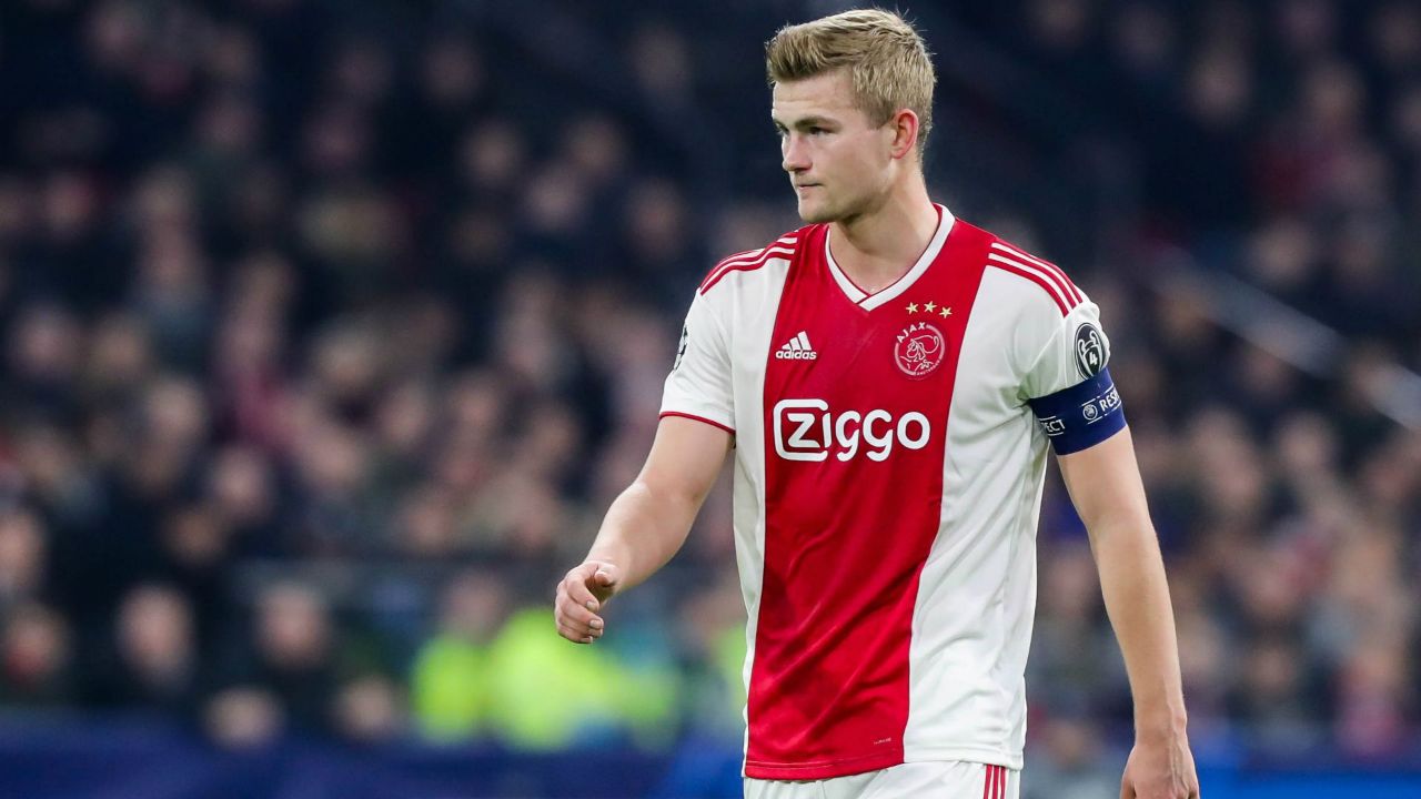 士气重振的 士气重振的