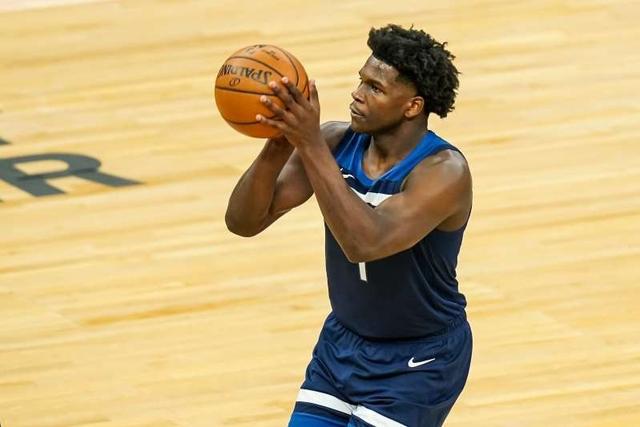 示了她稳定 示了她稳定